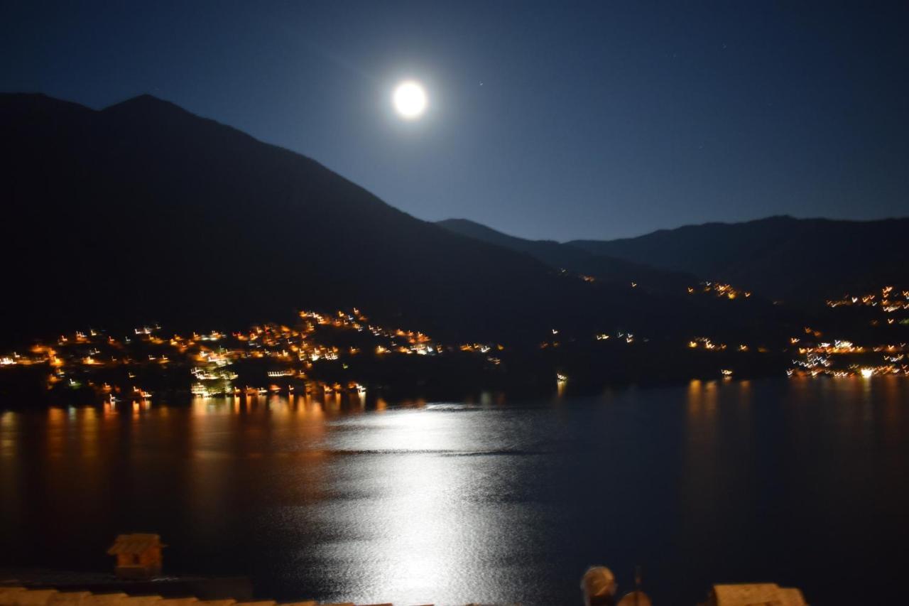 Romantic Home Stone With Amazing View Lake Of Como And Oleandra Laglio Bagian luar foto
